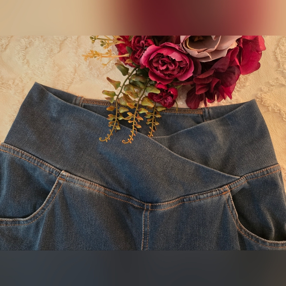 Womens' Wide Leg Jeans - Picture 8 of 10